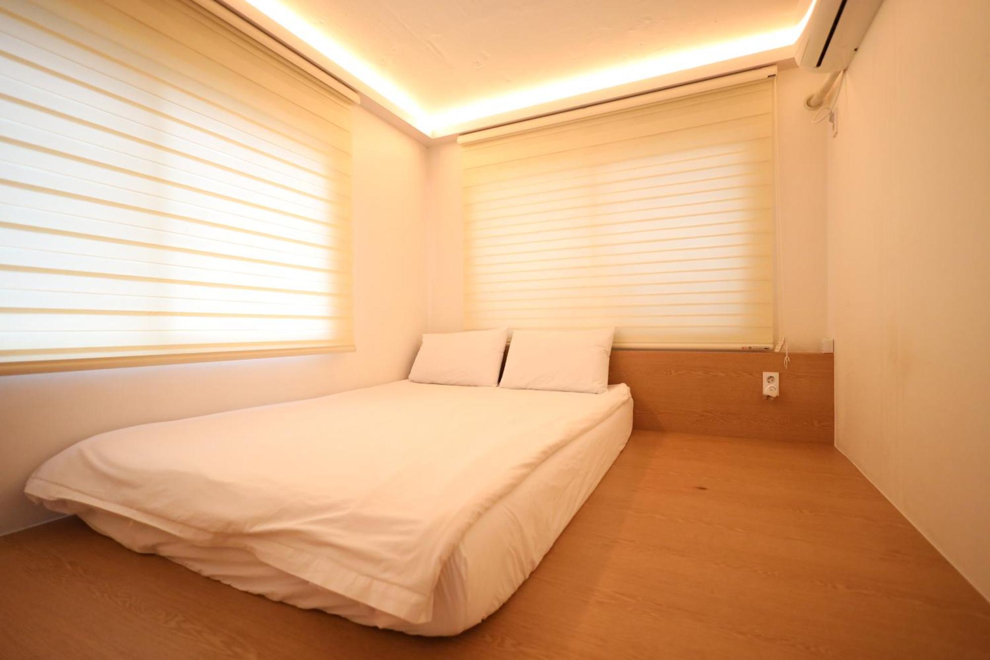 Hotel Huayuanhouse Hq In Hongdae Seul Zewnętrze zdjęcie