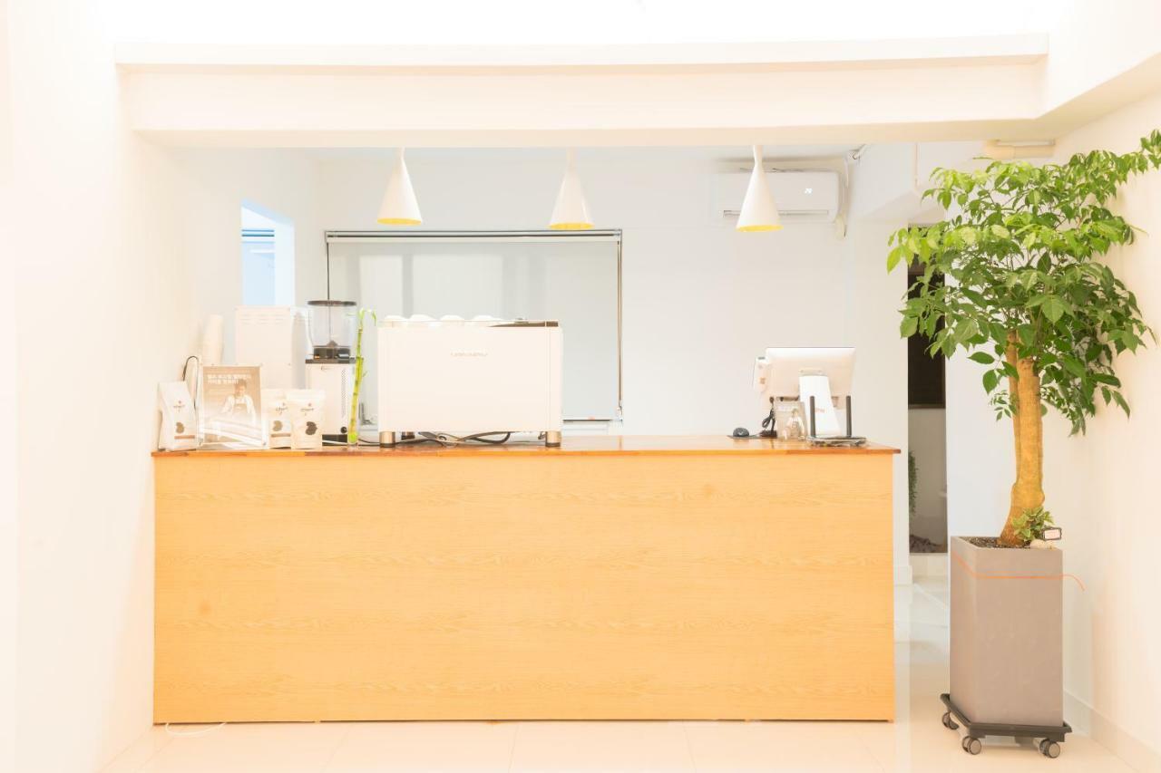 Hotel Huayuanhouse Hq In Hongdae Seul Zewnętrze zdjęcie